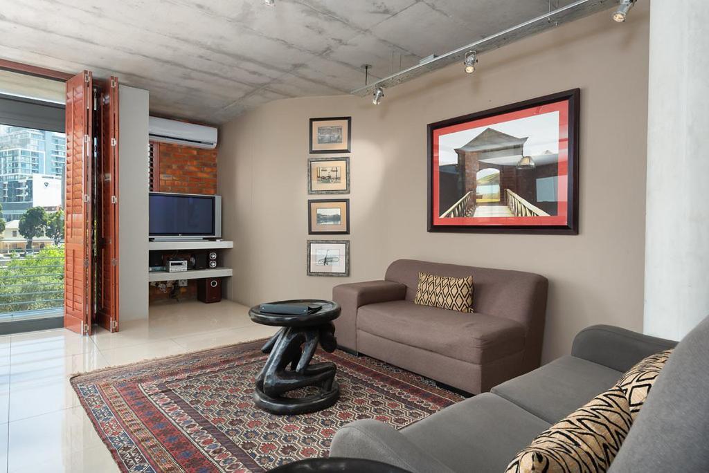 Metropolis Luxury Apartments Кейптаун Екстериор снимка